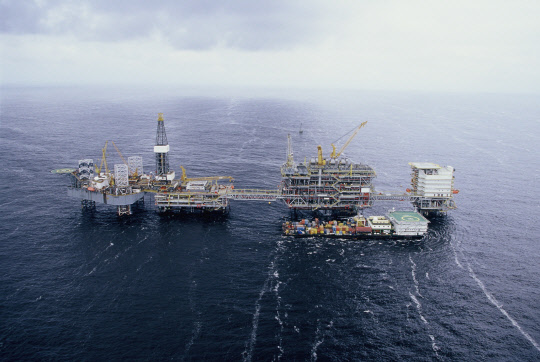 대우조선해양이 건조한 고정식 원유생산설비. <대우조선해양 제공>